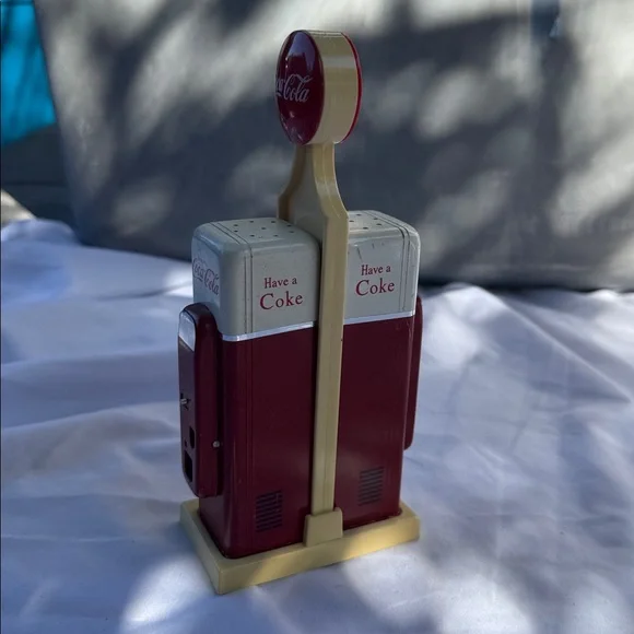 Vintage 90s Coca-Cola Red S&P Salt and Pepper Shakers - Picture 3 of 5